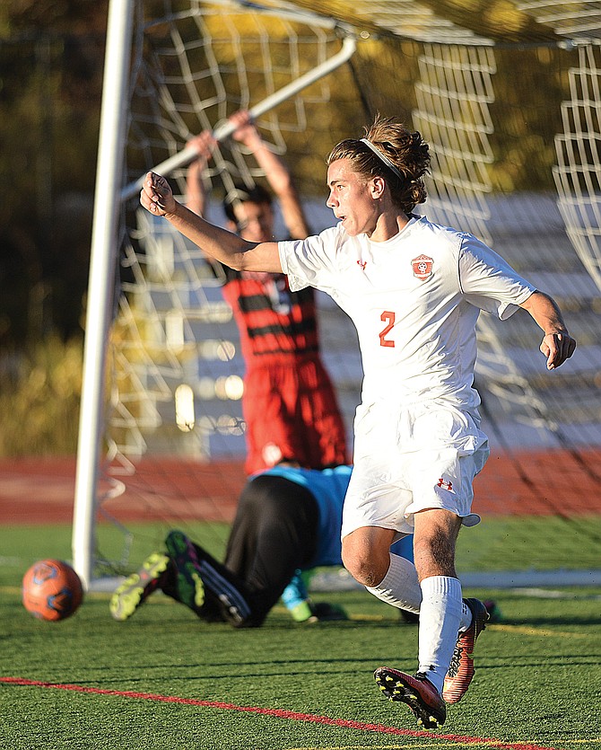 Steamboat's Murphy Bohlmann scores hat trick against Glenwood Springs